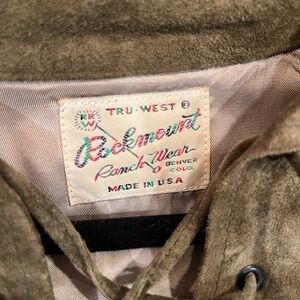 Tru-West Rockmount Ranch Wear Suede Shirt. See pics for measurements.